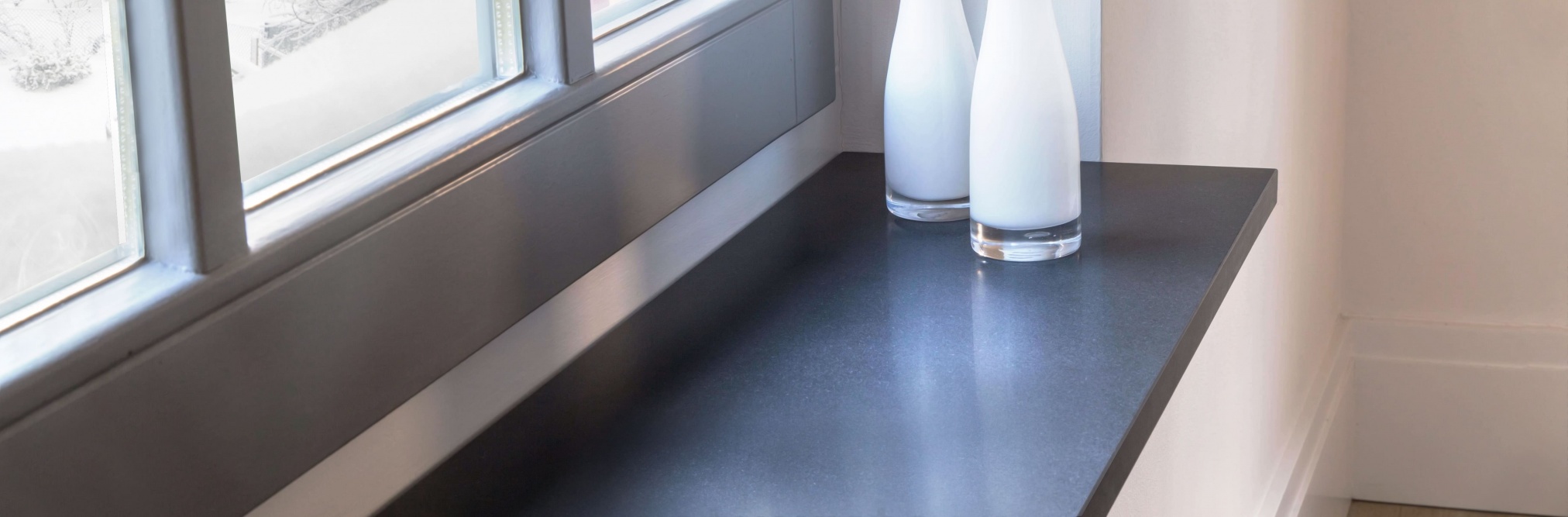 Подоконники из кварцевого агломерата от производителя «Престижные столешницы»